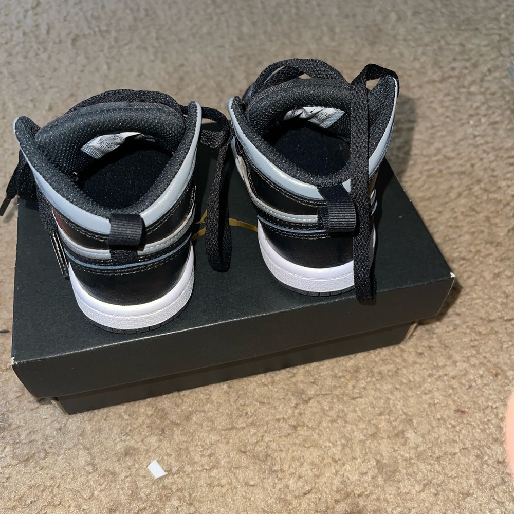 Toddler Black and Gray Jordan 1s